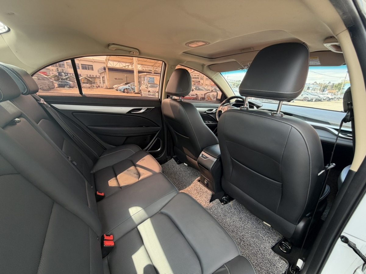 GEELY Emgrand 2018 #10 GEELY Emgrand 2018 car image #10