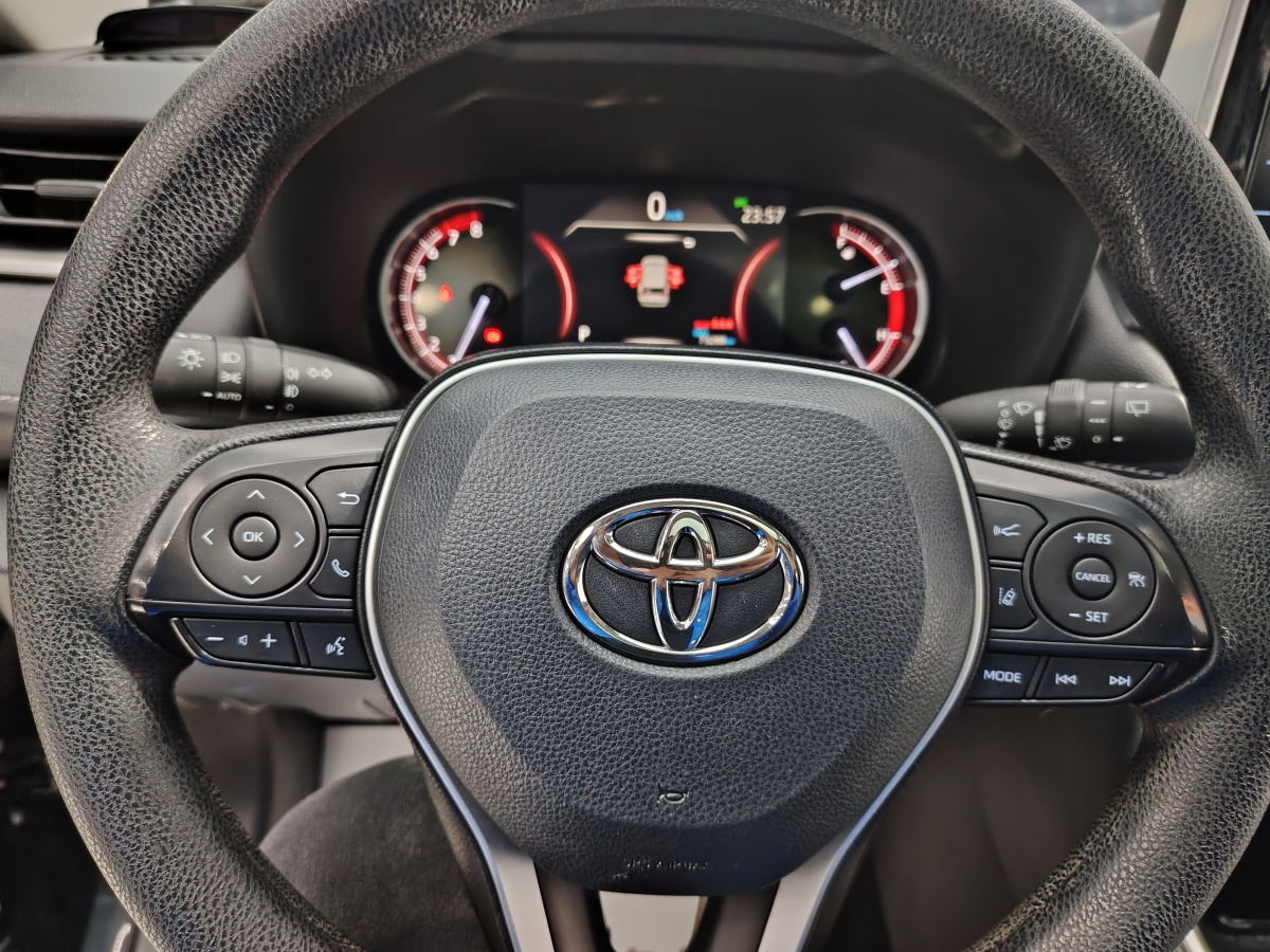 Toyota RAV4 2021 car image #10