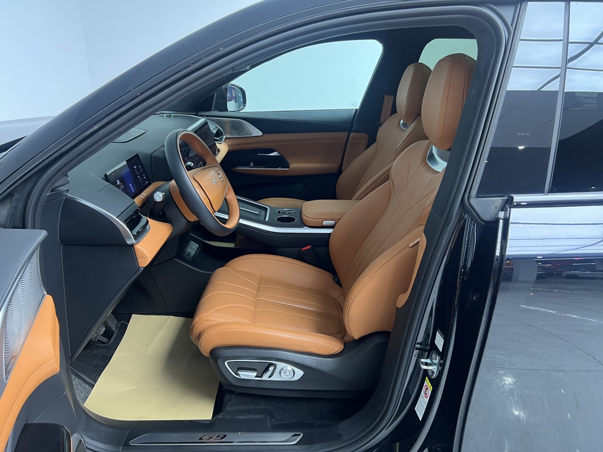 Xpeng G9 2025 car image #10
