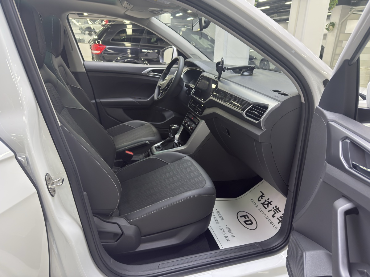 Volkswagen T-Cross 2020 #10 Volkswagen T-Cross 2020 immagine di auto #10