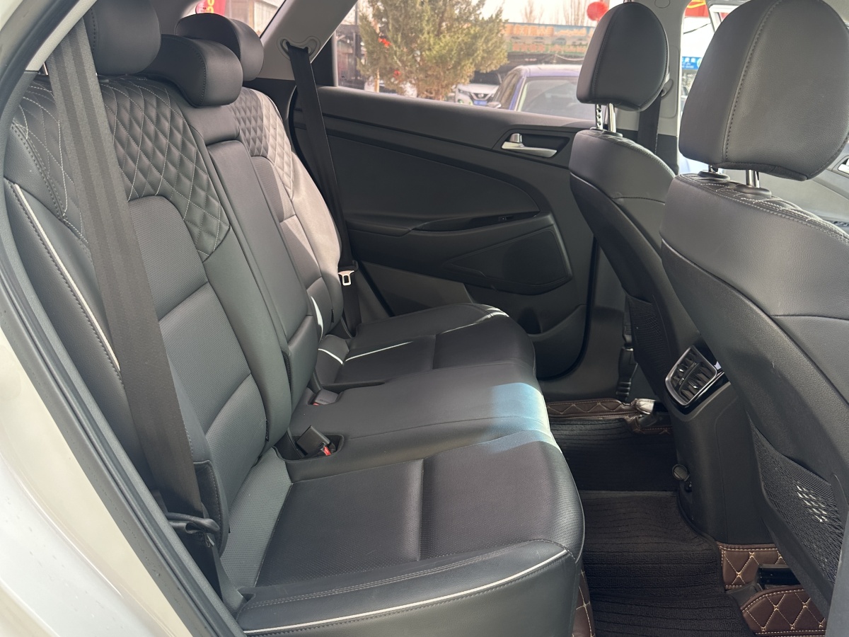 Hyundai Tucson 2019 car image #10