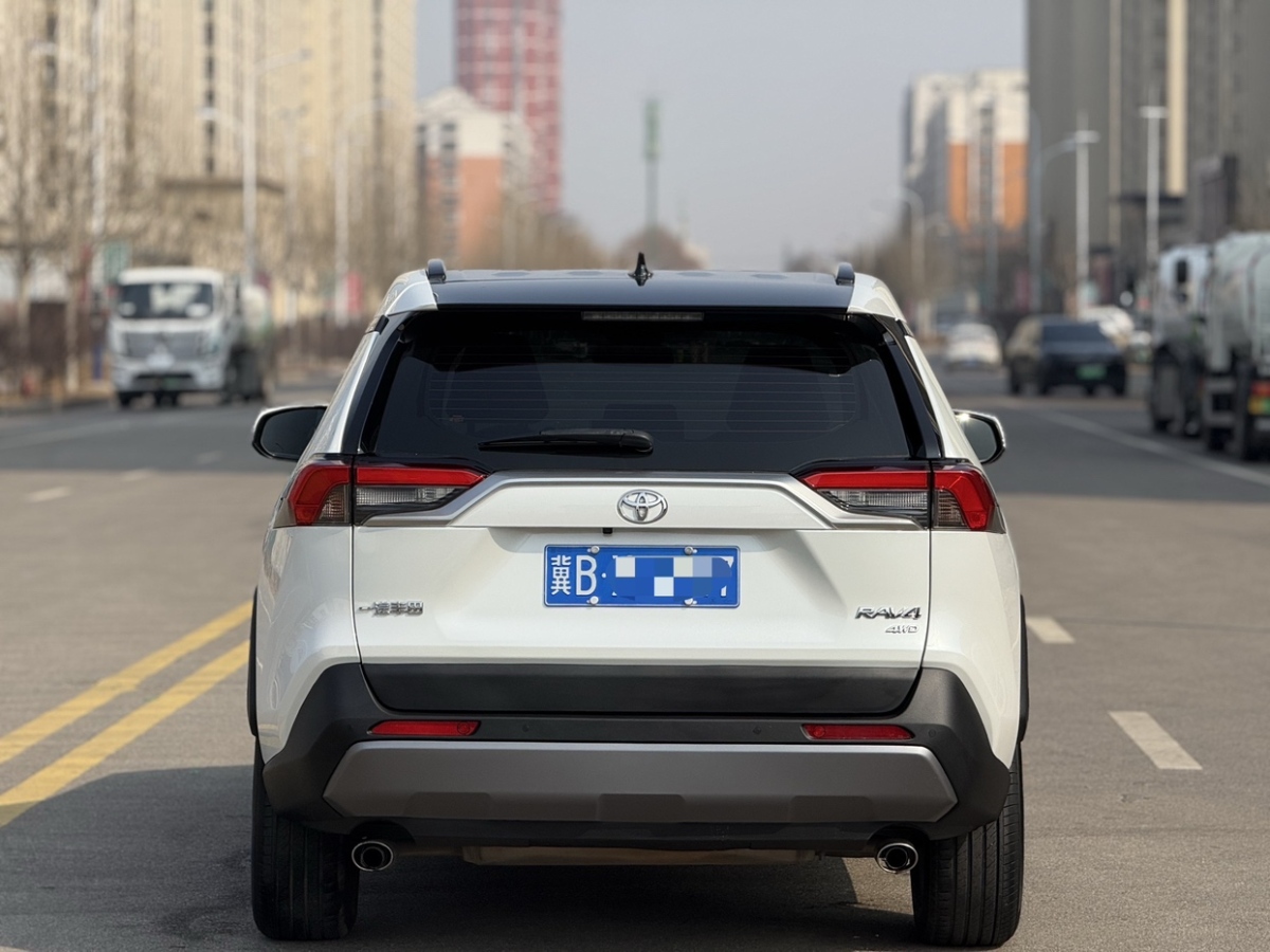 Toyota RAV4 2021 car image #10