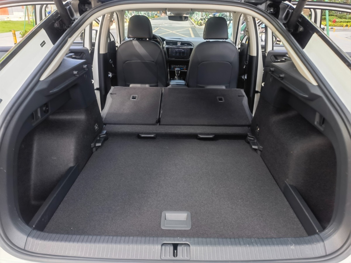 Volkswagen Tiguan X 2021 immagine di auto #10