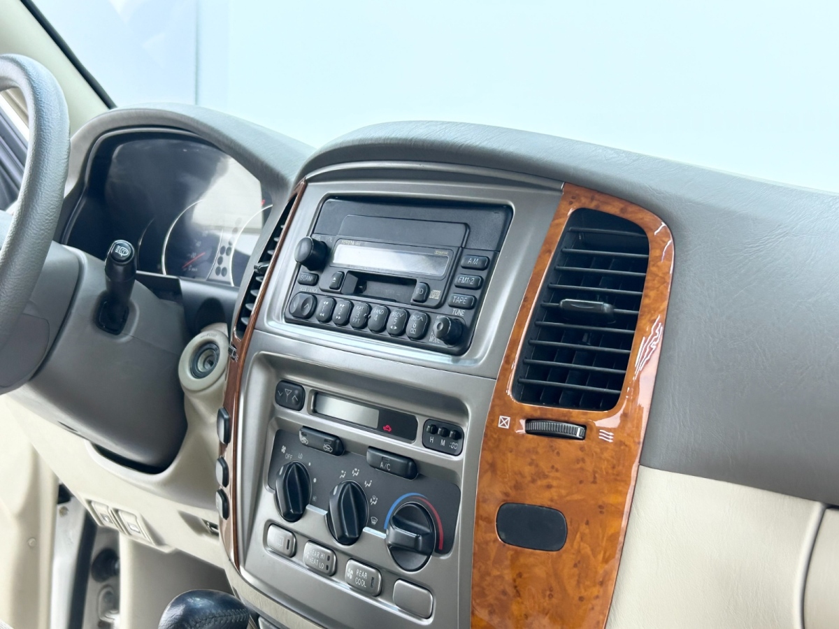 Toyota Land Cruiser 2006 car image #10
