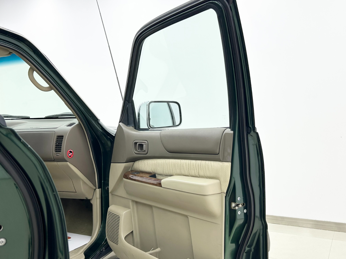 日产 途乐 2004 汽车图片 #10