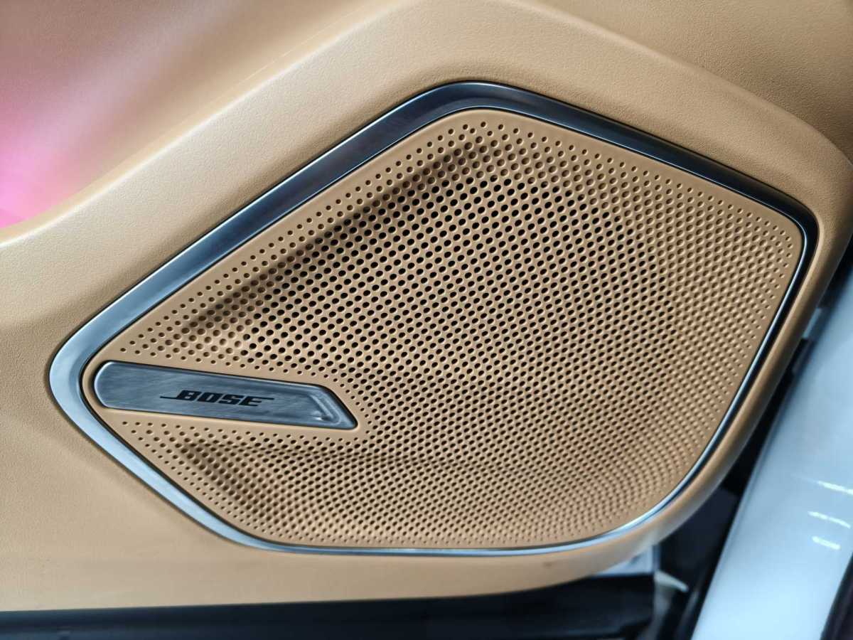 Lynk & Co 09 EM-P 2023 car image #10