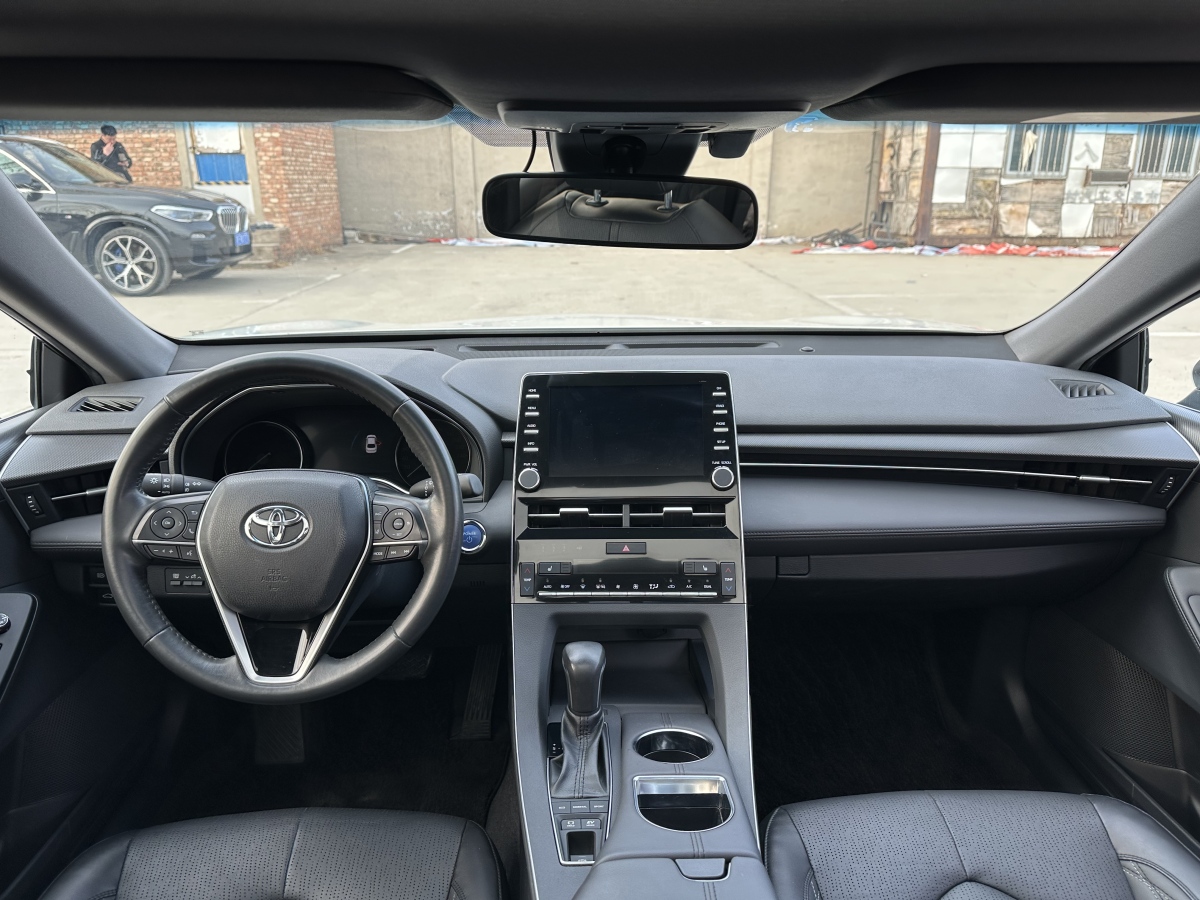 Toyota Avalon 2019 car image #10