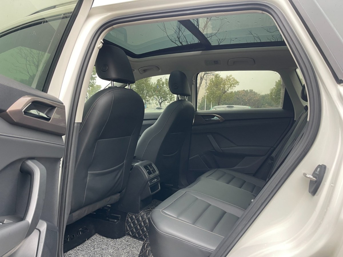 Volkswagen Tharu 2020 car image #10