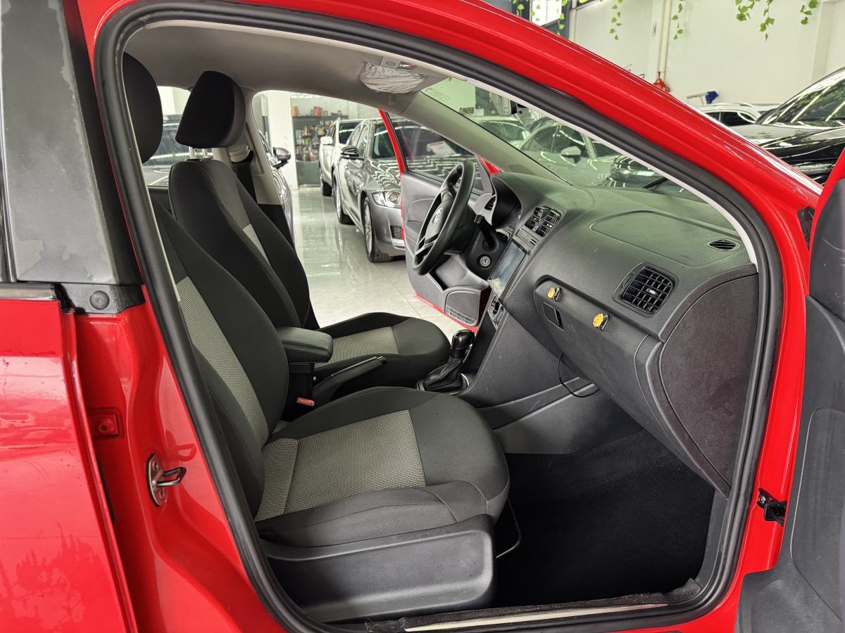 Volkswagen Polo 2018 car image #10