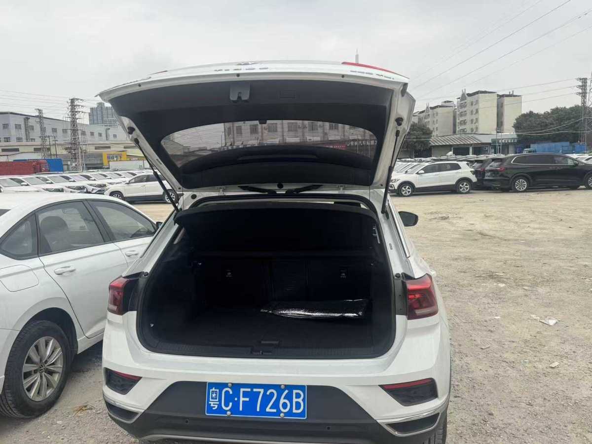 Volkswagen T-Roc 2022 car image #10