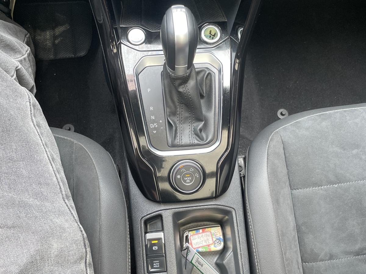 Volkswagen T-Roc 2022 car image #10