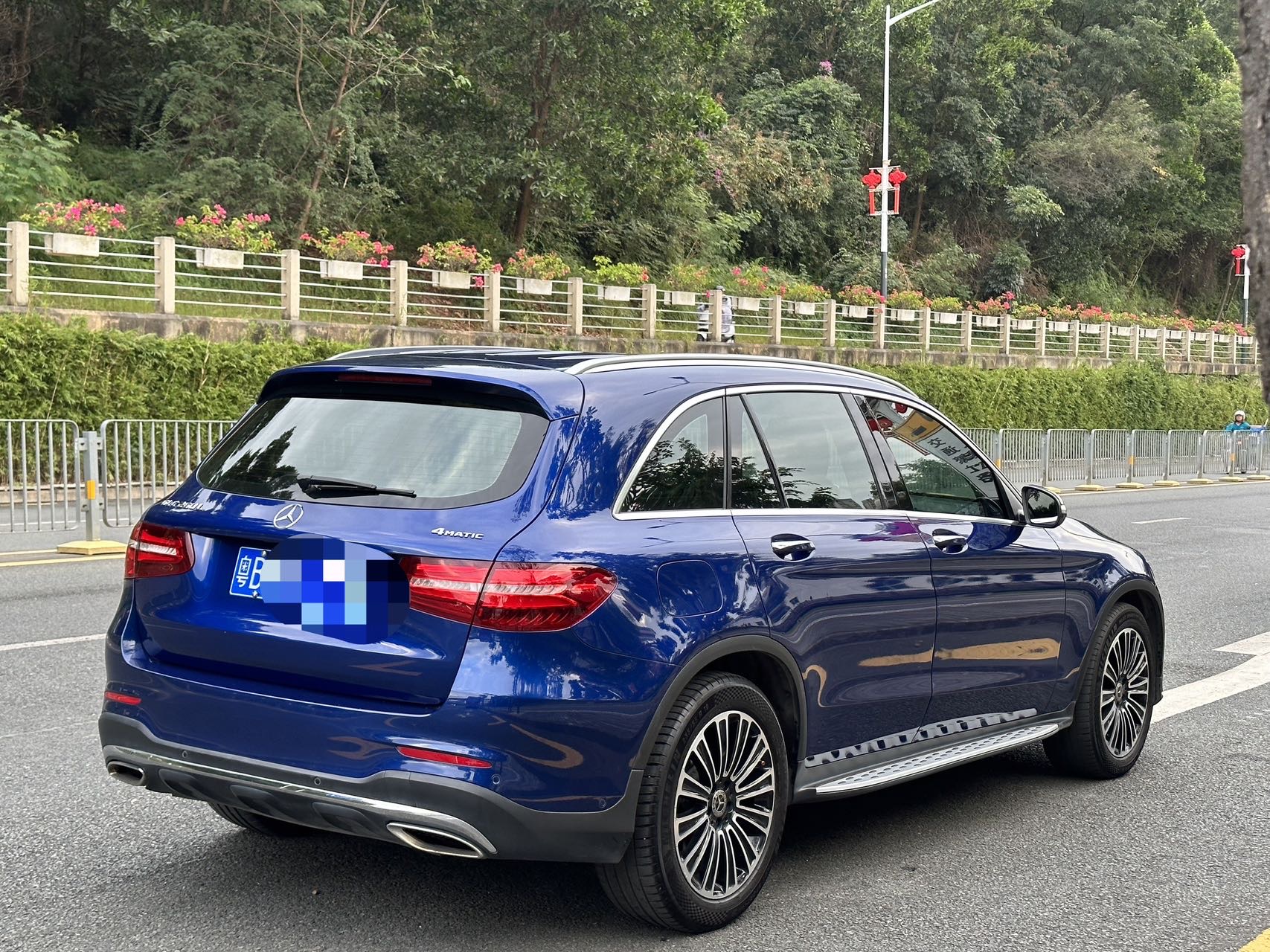 Mercedes-Benz GLC Class 2019 car image #10
