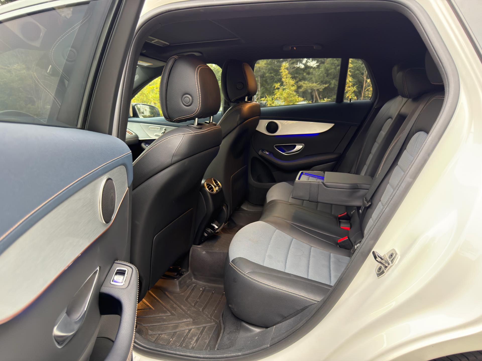 Mercedes-Benz EQC Class 2022 image de voiture #10