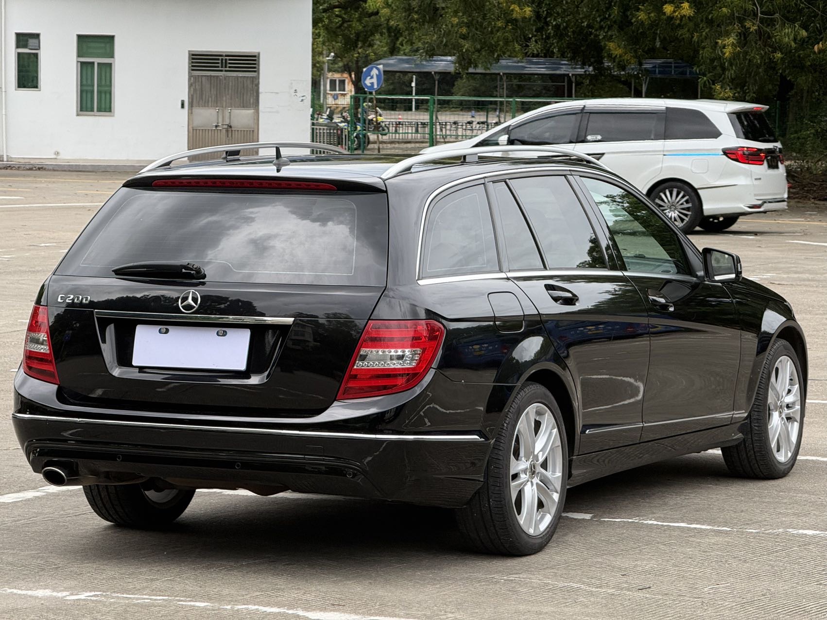 Mercedes-Benz C Class (Imported) 2014 #10 Mercedes-Benz C Class (Imported) 2014 car image #10