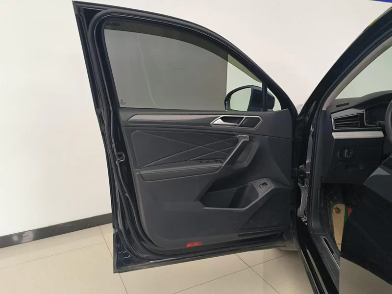 Volkswagen Tiguan L 2021 car image #10