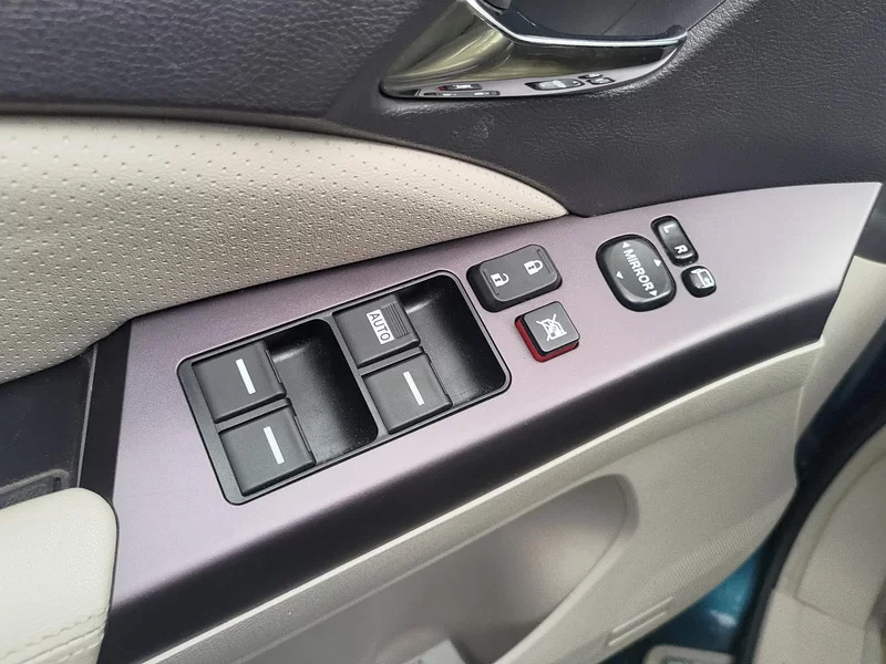 BYD e6 2015 #10 BYD e6 2015 car image #10