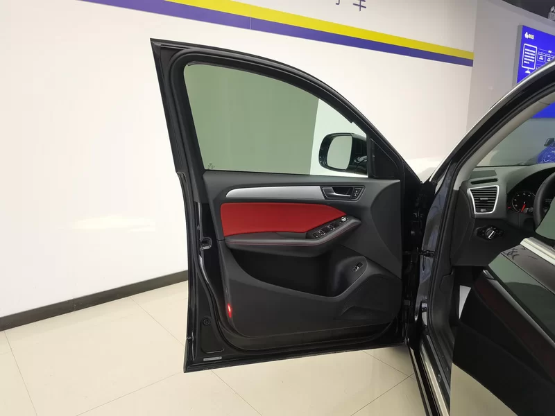 Audi Q5 2018 car image #10