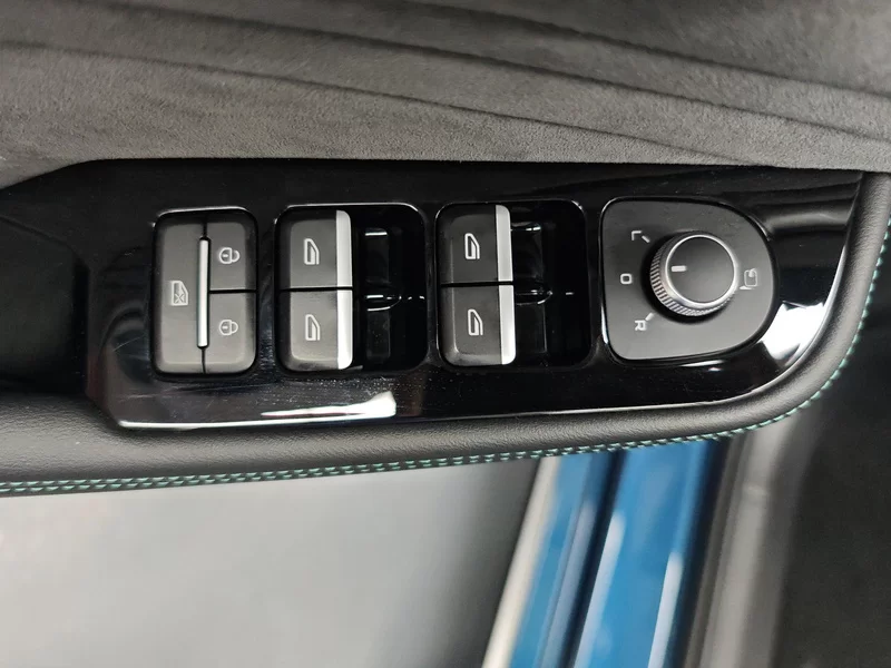 GEELY PrefaceL 2023 car image #10