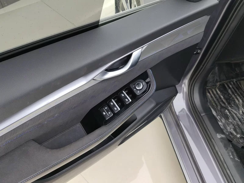 GEELY PrefaceL 2025 car image #10