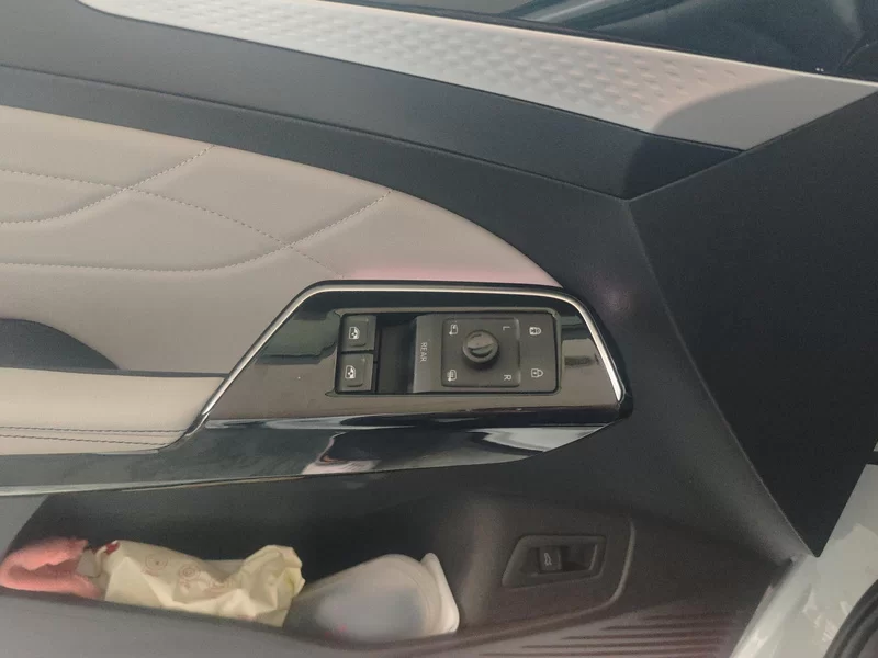 Volkswagen ID.6 X 2023 #10 Volkswagen ID.6 X 2023 immagine di auto #10