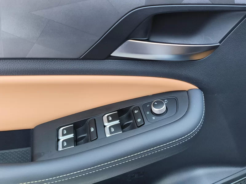 GEELY OkavangoPRO 2025 car image #10