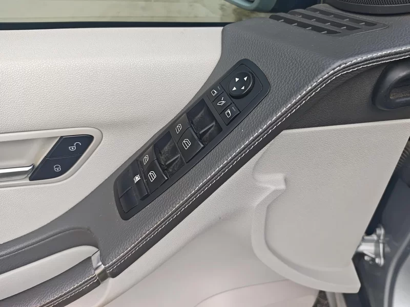 Mercedes-Benz R Class 2013 car image #10