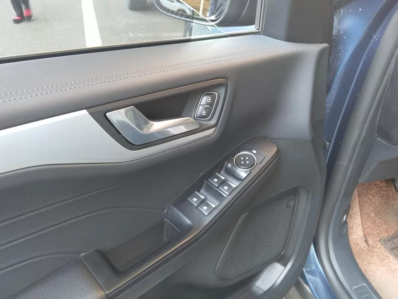 Ford Escape 2023 immagine di auto #10