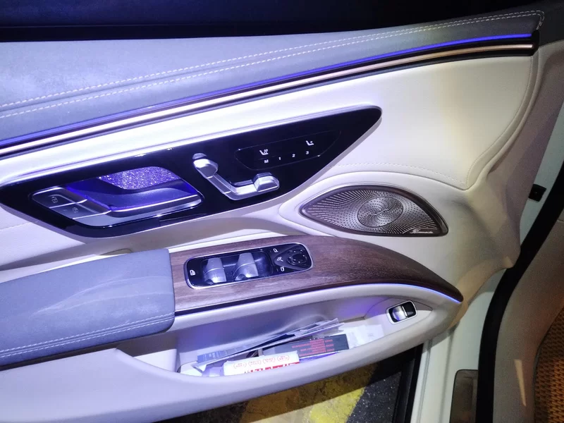 Mercedes-Benz EQS Class 2022 immagine di auto #10