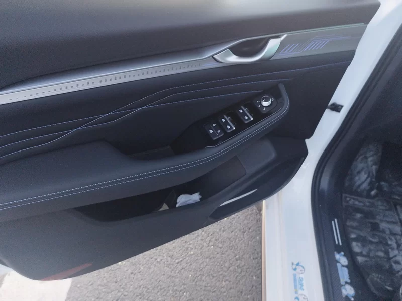 GEELY PrefaceL 2024 car image #10