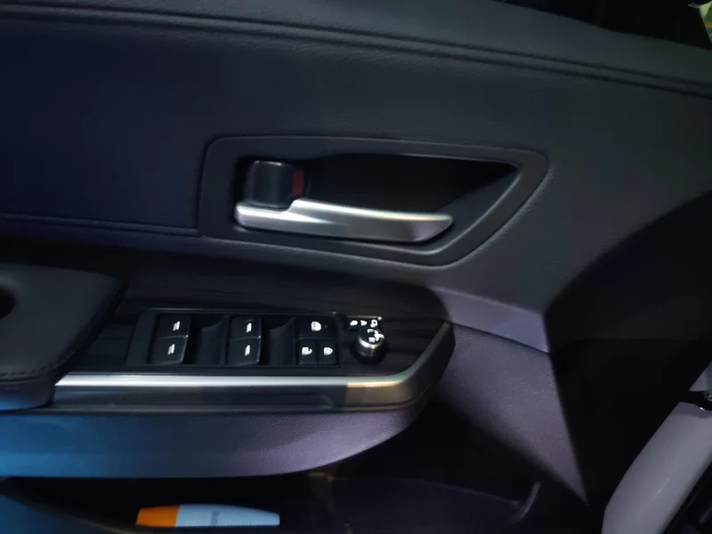 Toyota Sienna 2024 #10 Toyota Sienna 2024 car image #10