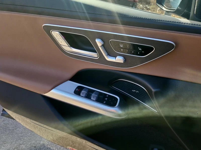 Mercedes-Benz E Class New Energy 2025 immagine di auto #10