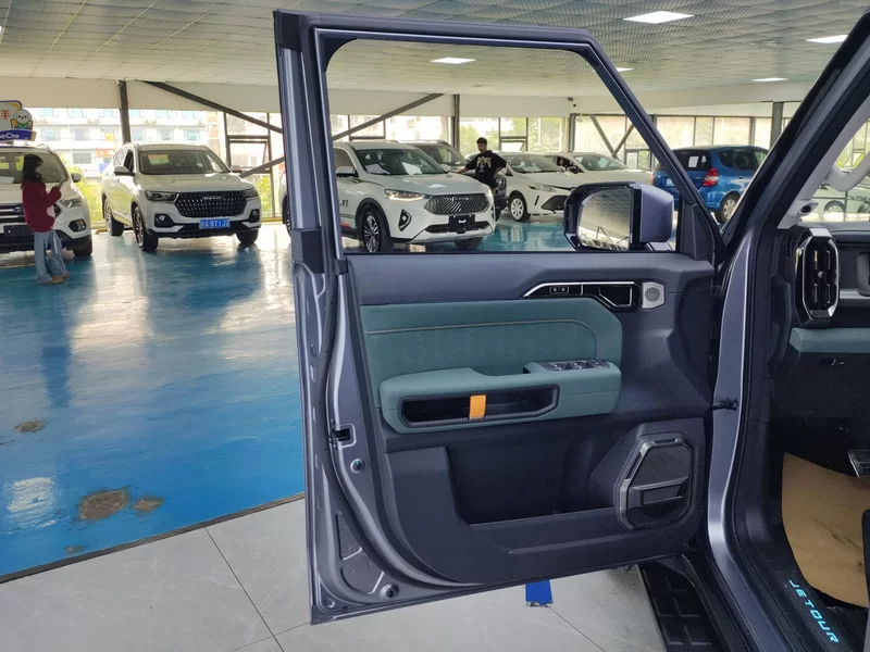 Jetour Traveller 2023 car image #10