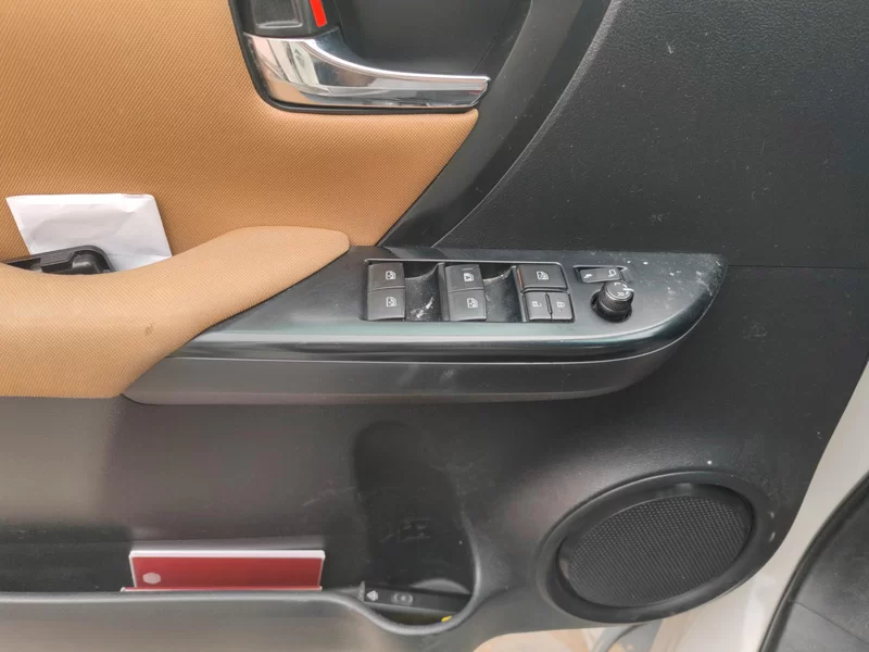 Toyota Fortuner 2018 car image #10