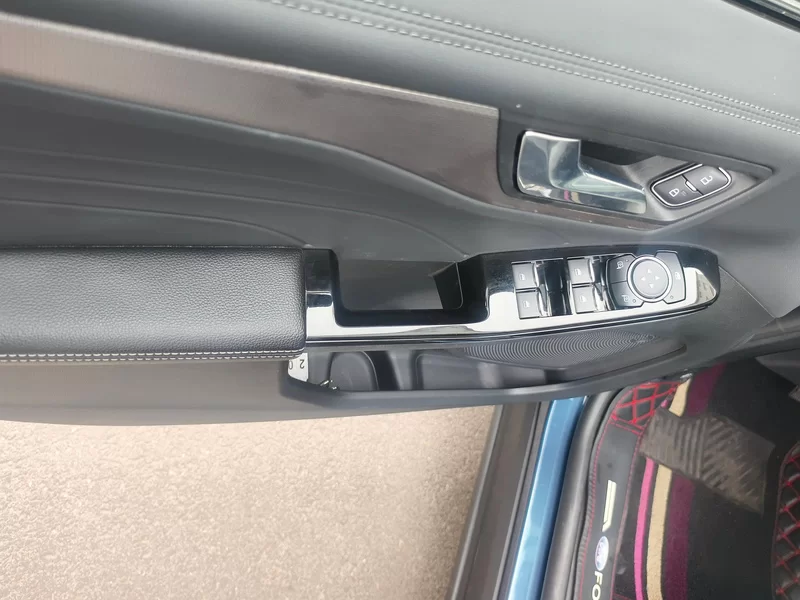 Ford Escape 2022 immagine di auto #10