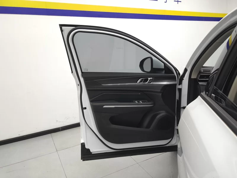 Lynk & Co 01 2024 car image #10