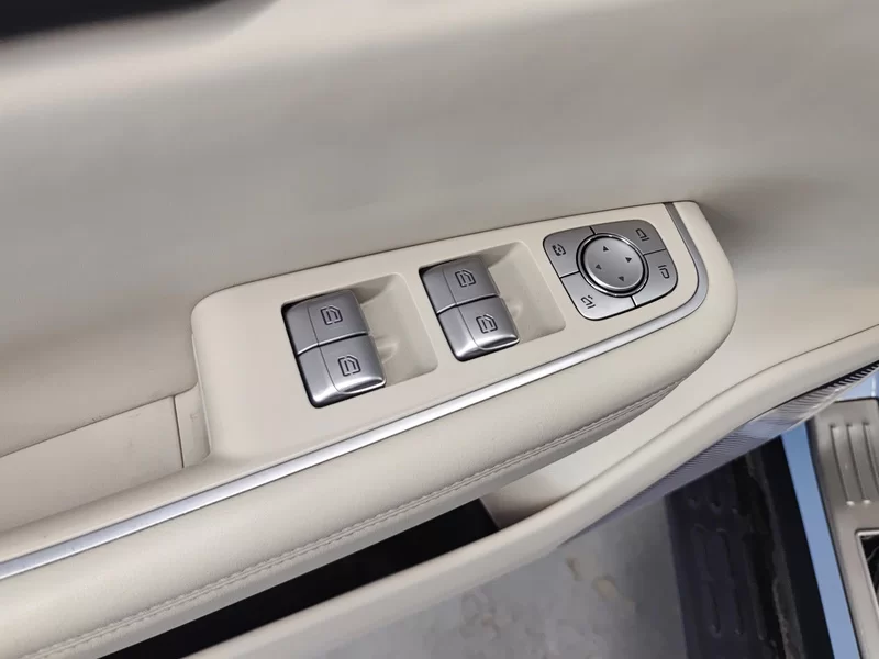 理想汽车 理想ONE 2020 汽车图片 #10