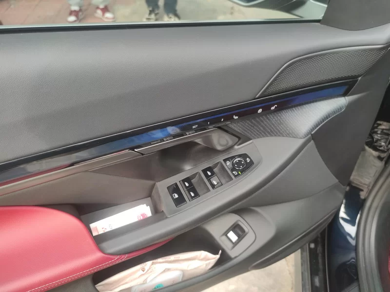 BMW i5 M60 2024 car image #10