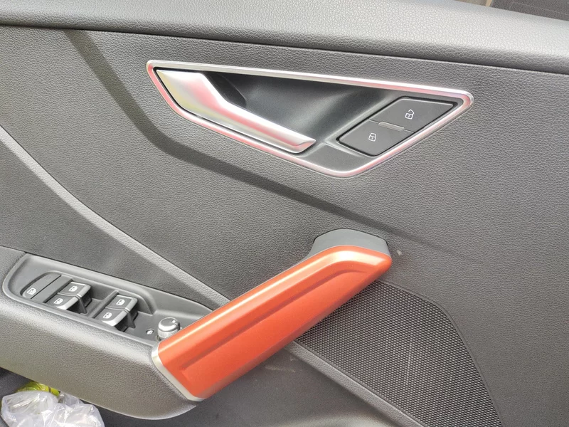 Audi Q2L 2019 immagine di auto #10