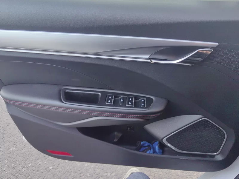 GEELY Binray 2021 car image #10