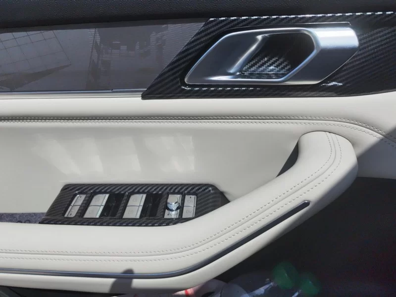 Lynk & Co 09 EM-P 2022 car image #10