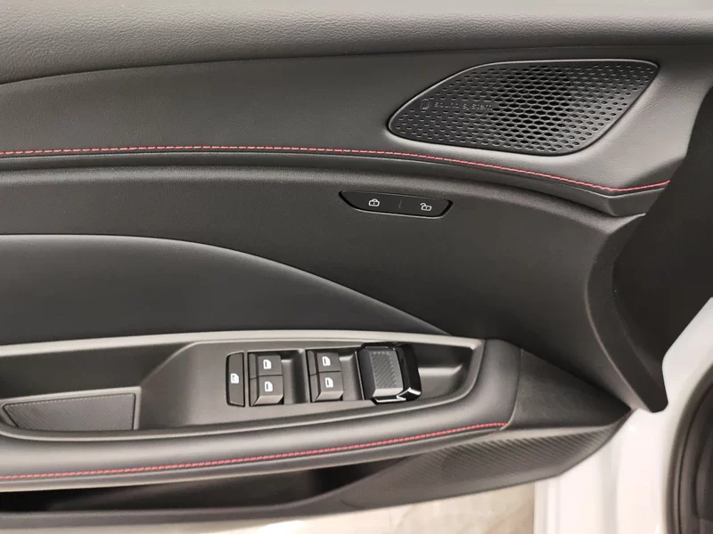 5 2025 car image #10