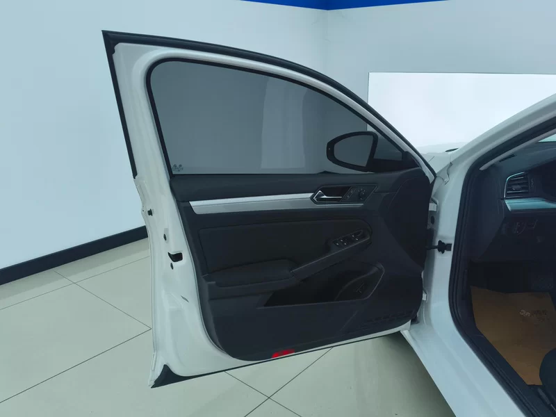 Volkswagen Lamando 2022 car image #10