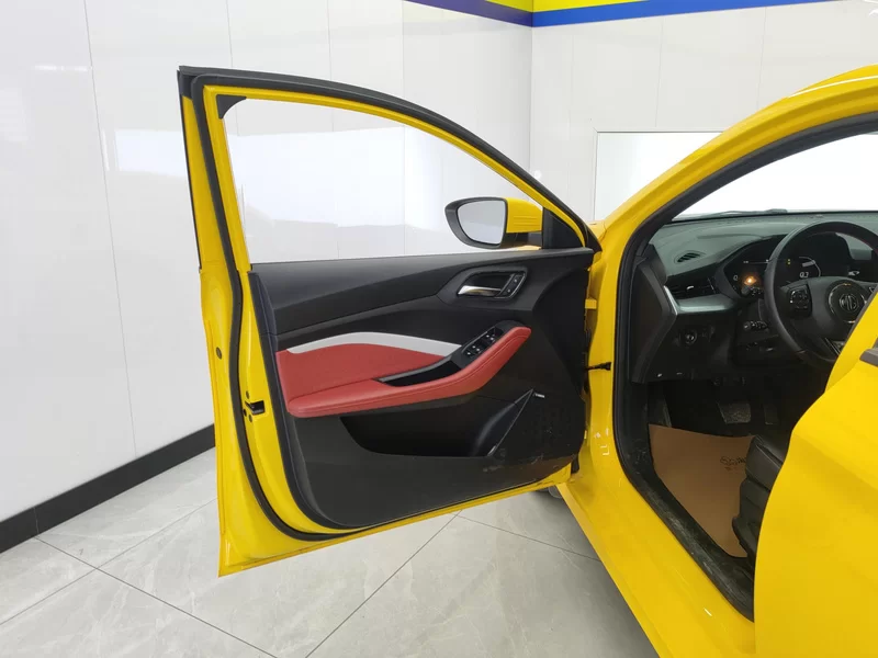 5 2023 #10 5 2023 immagine di auto #10