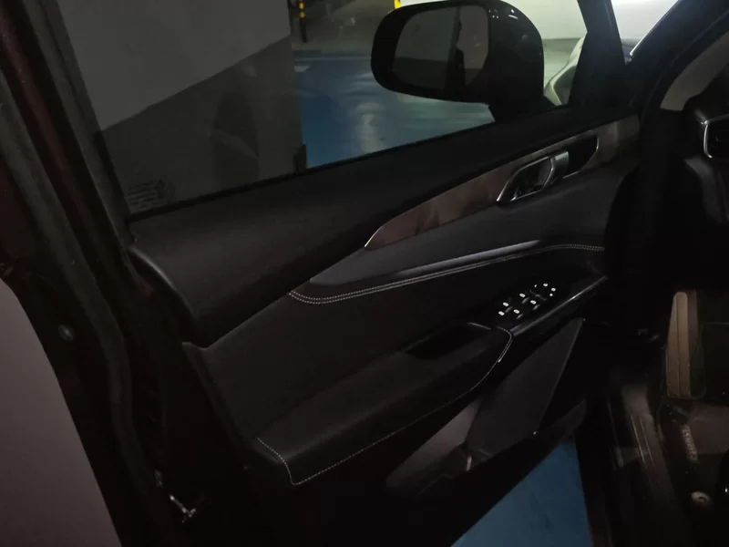 Lynk & Co 01 2018 car image #10