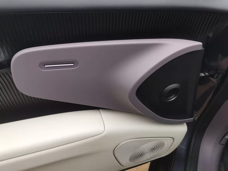 Avatr 12 2023 car image #10
