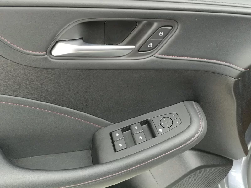 Roewe i5 2025 #10 Roewe i5 2025 car image #10