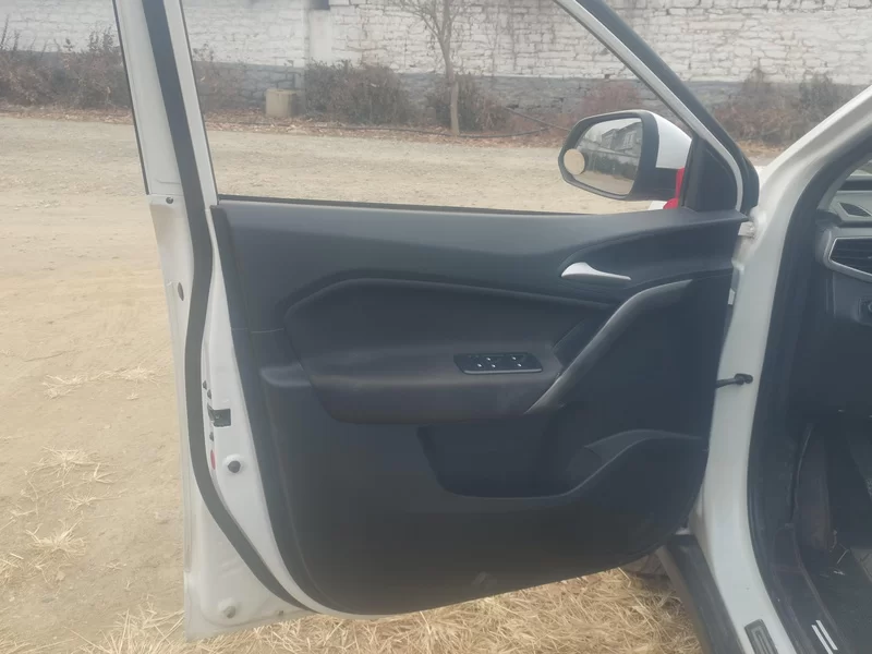 MG GS 2015 car image #10