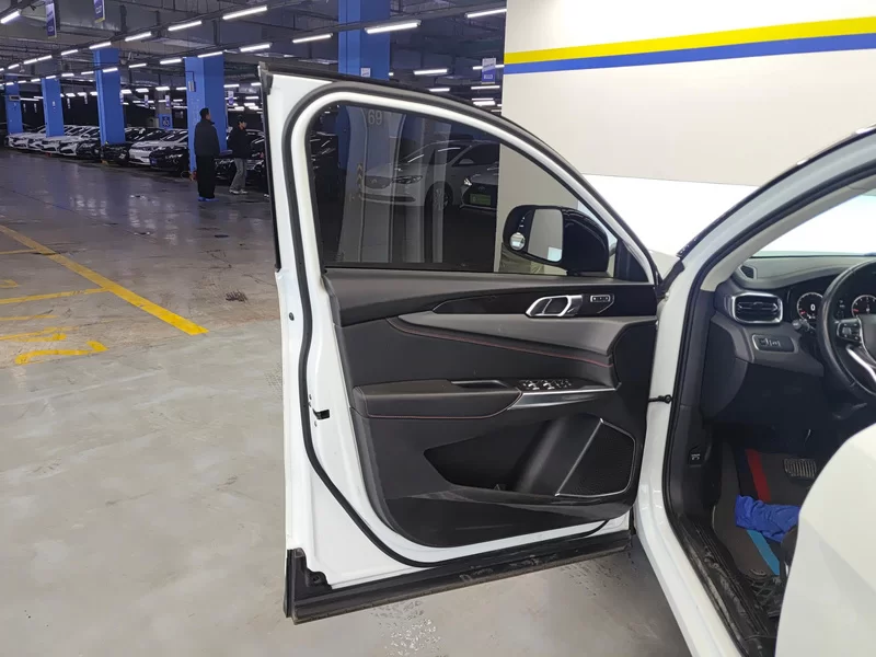 Lynk & Co 01 2019 #10 Lynk & Co 01 2019 car image #10