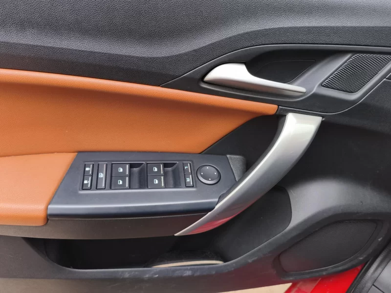 MG GT 2016 car image #10