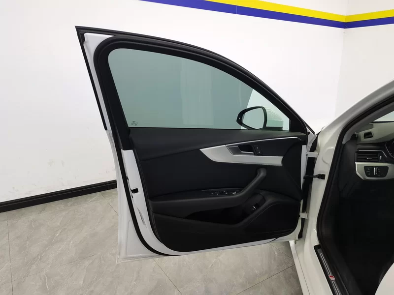 Audi A4L 2018 car image #10